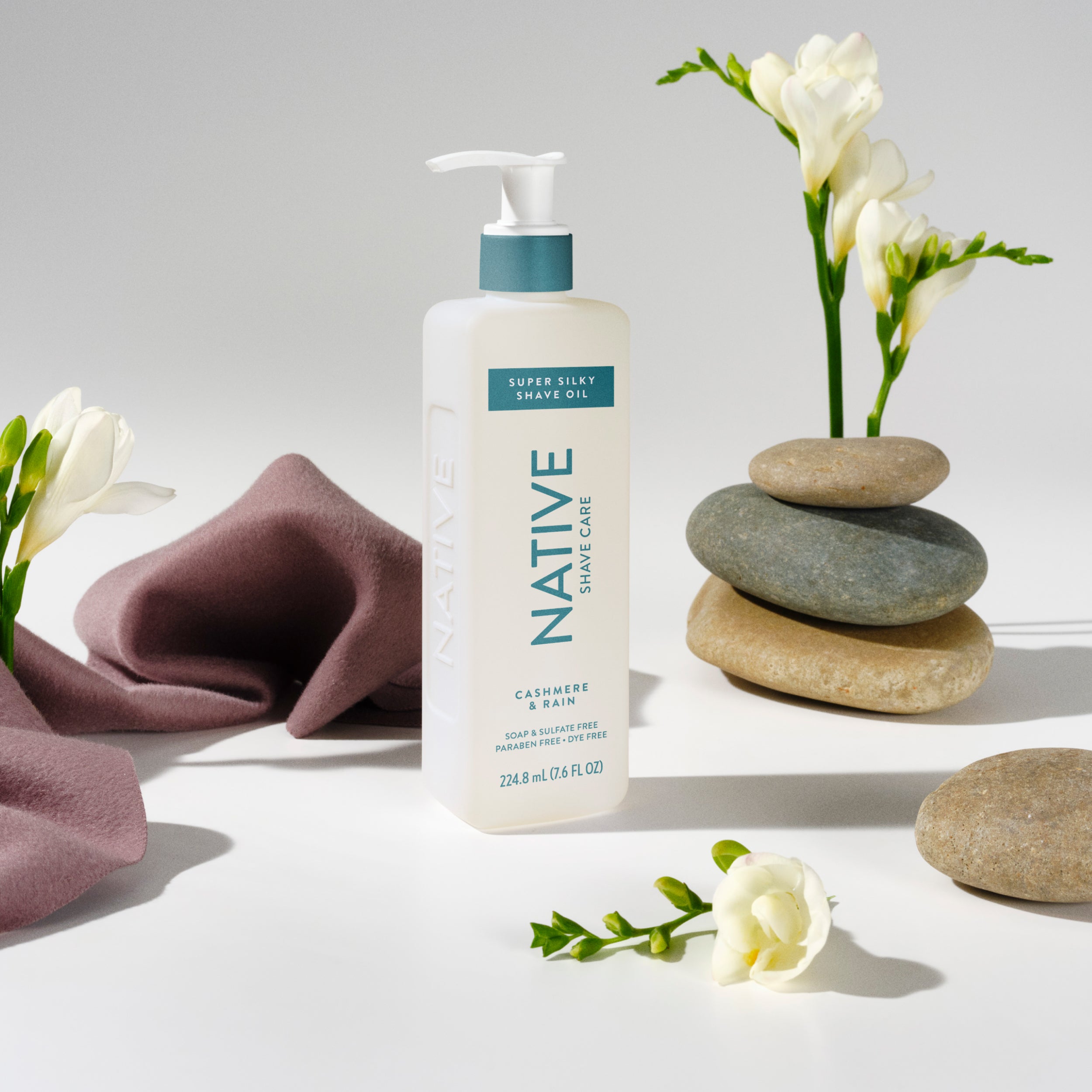 Silky Smooth Shave Oil - Cashmere & Rain / Classic / 7.6oz | Fresh Daily Favorite